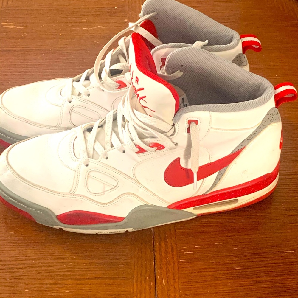 Nike Flights
